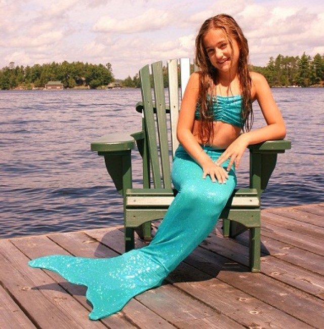 Fully functional mermaid fins in Canada available at Fantasyfin.com