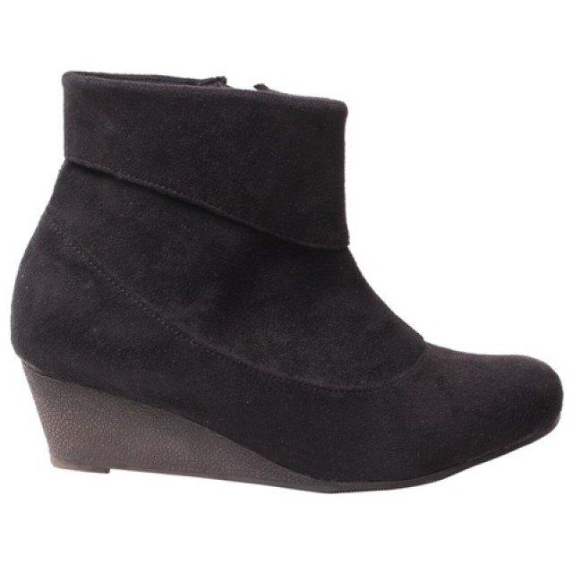 Buy Boots for Womens Online India at Shoppyzip